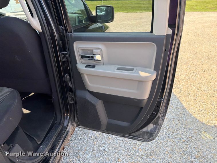 image for item EO8615 2010 Dodge Ram 1500 Ext. Cab pickup truck