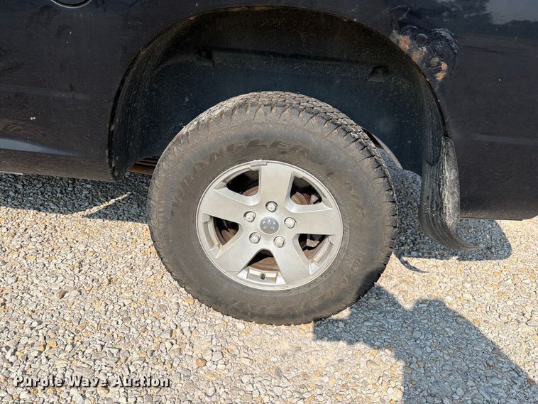 image for item EO8615 2010 Dodge Ram 1500 Ext. Cab pickup truck