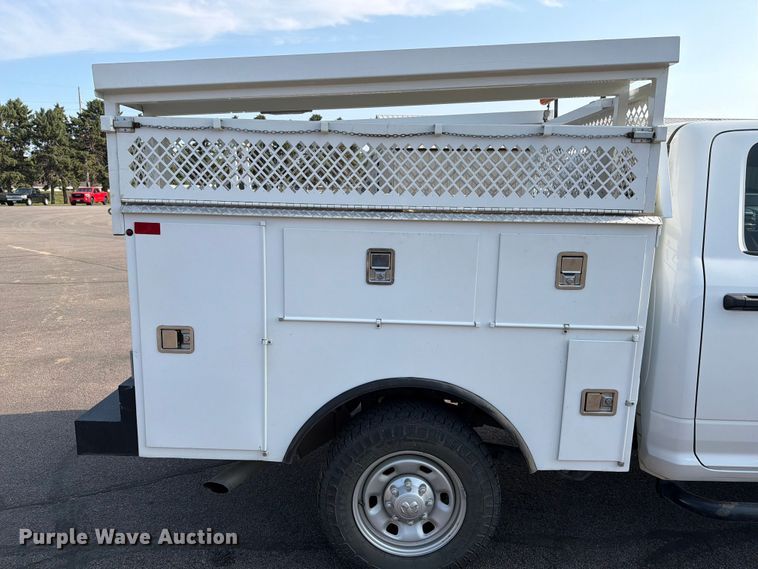 image for item ER1901 2017 RAM 2500 Crew Cab utility bed pickup truck