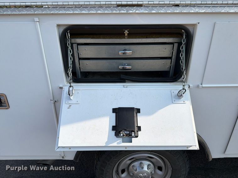 image for item ER1901 2017 RAM 2500 Crew Cab utility bed pickup truck