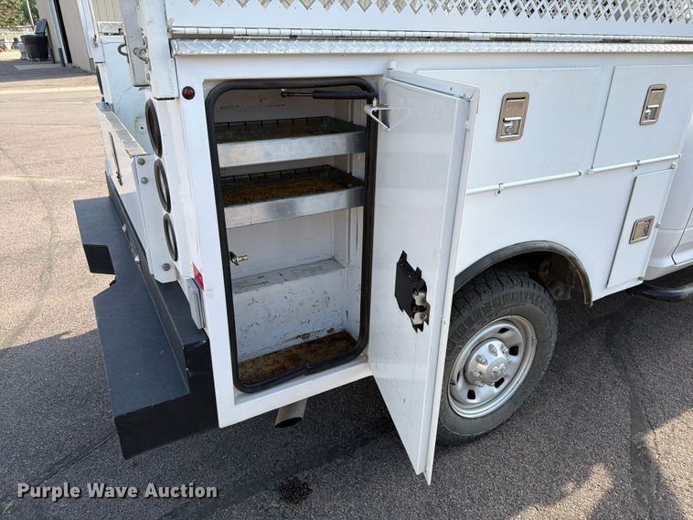 image for item ER1901 2017 RAM 2500 Crew Cab utility bed pickup truck