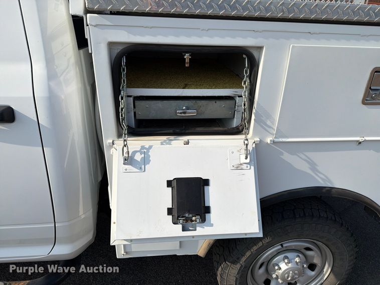 image for item ER1901 2017 RAM 2500 Crew Cab utility bed pickup truck
