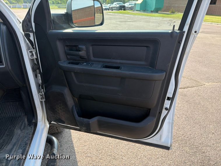 image for item ER1901 2017 RAM 2500 Crew Cab utility bed pickup truck