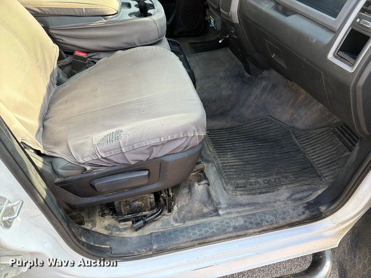 image for item ER1901 2017 RAM 2500 Crew Cab utility bed pickup truck