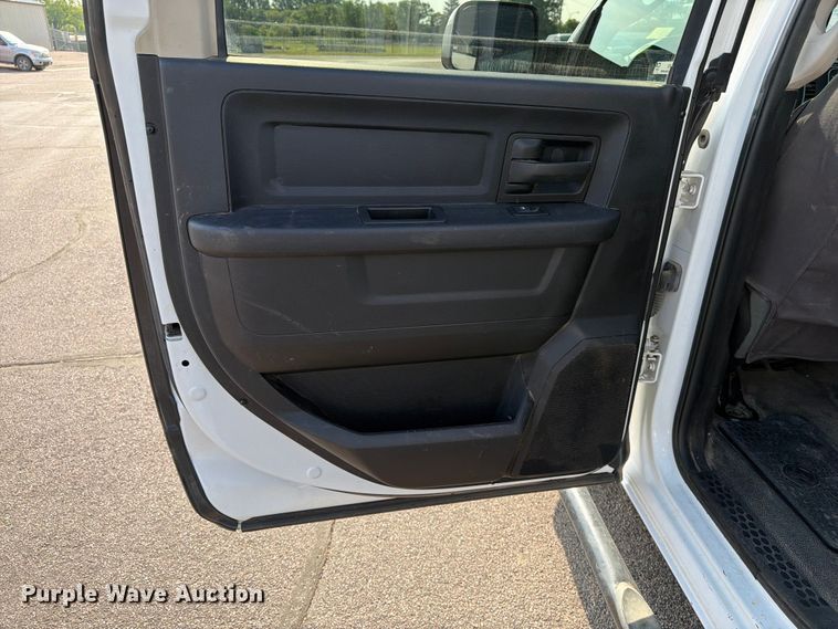 image for item ER1901 2017 RAM 2500 Crew Cab utility bed pickup truck