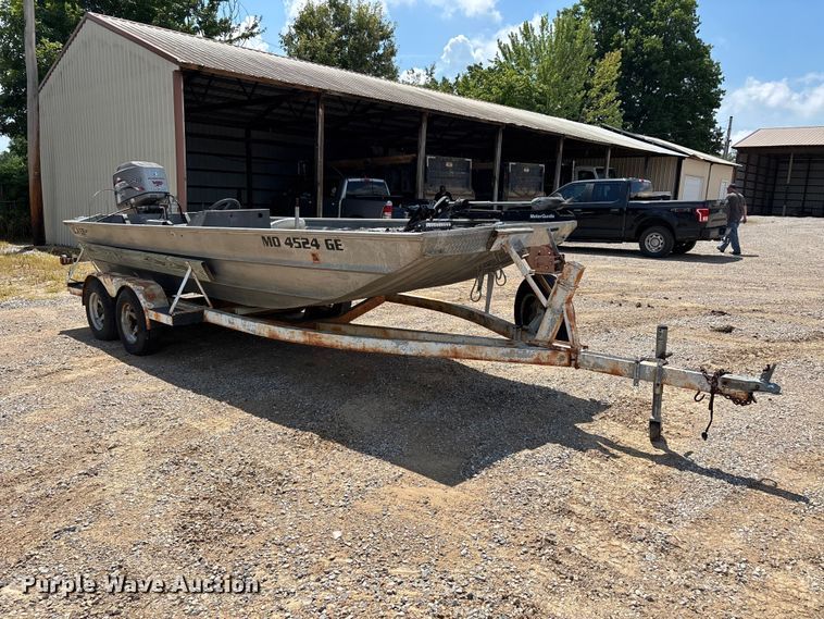 image for item ER3109 1998 Blazer boat