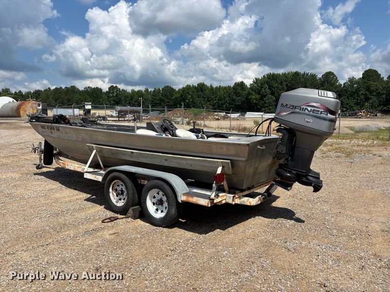 image for item ER3109 1998 Blazer boat