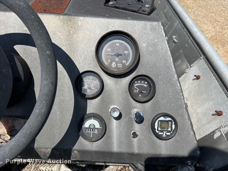 image for item ER3109 1998 Blazer boat