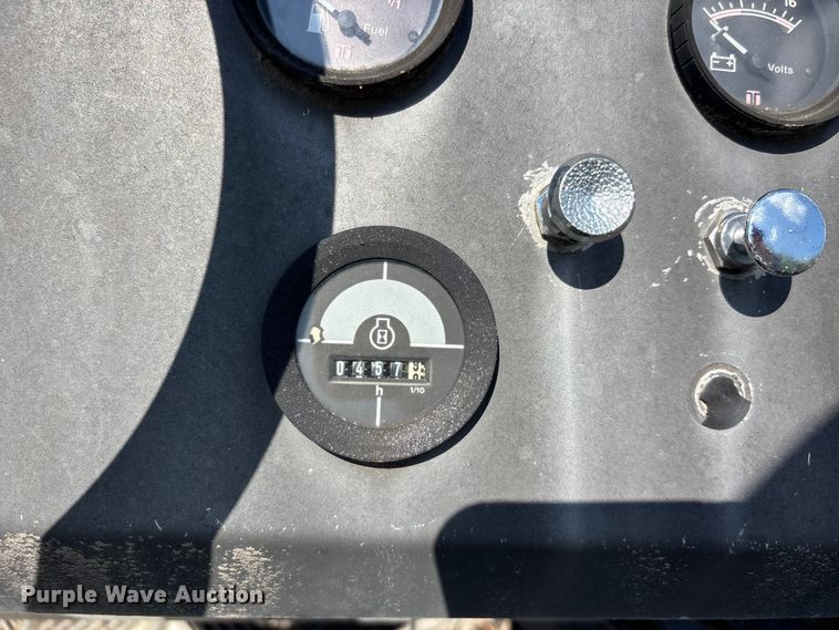 image for item ER3109 1998 Blazer boat