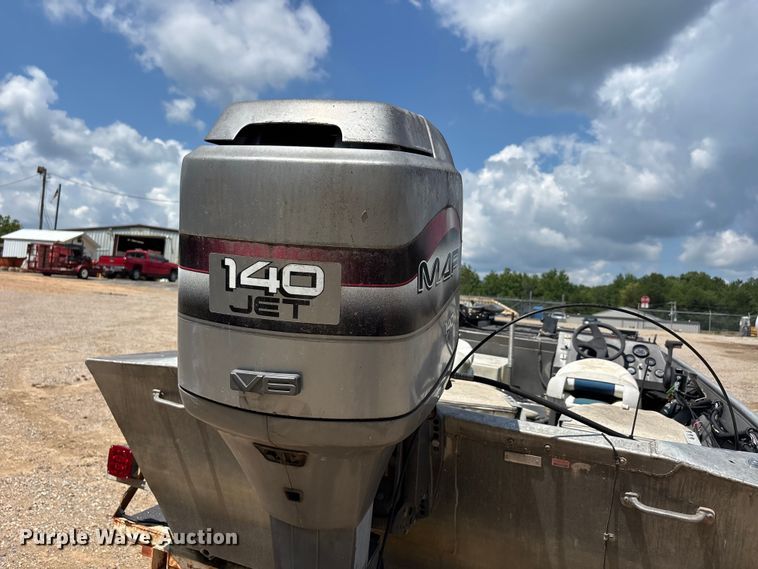 image for item ER3109 1998 Blazer boat