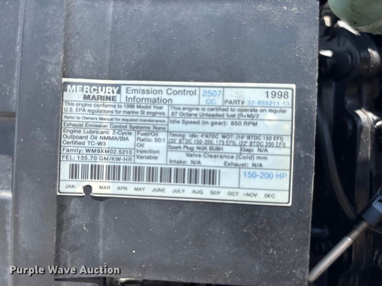 image for item ER3109 1998 Blazer boat