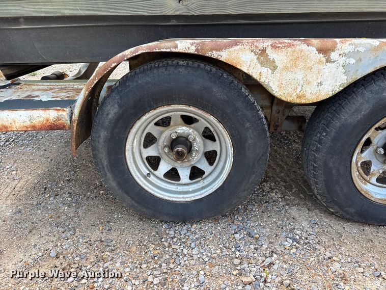 image for item ER3109 1998 Blazer boat