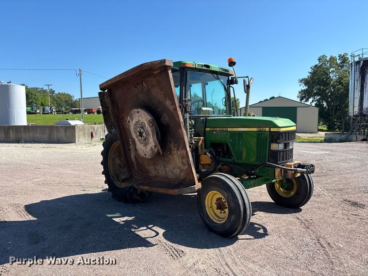 image for item ER3127 2000 John Deere 6110 tractor