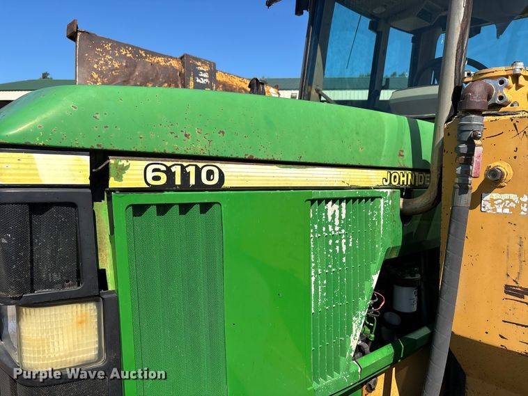 image for item ER3127 2000 John Deere 6110 tractor