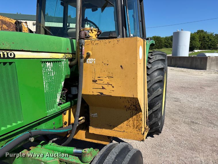 image for item ER3127 2000 John Deere 6110 tractor