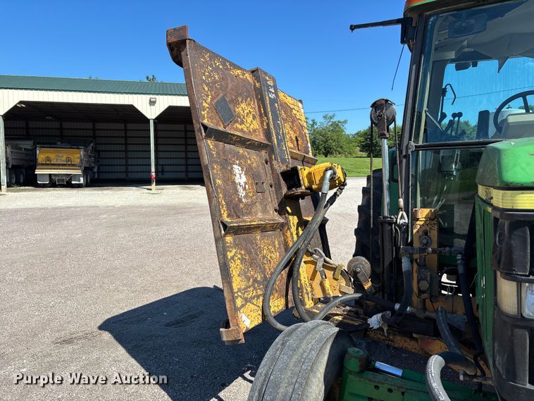 image for item ER3127 2000 John Deere 6110 tractor