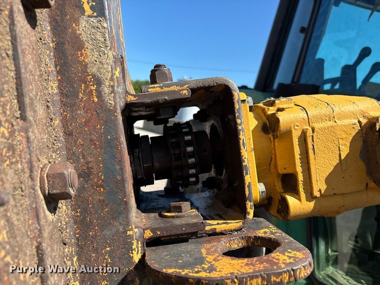 image for item ER3127 2000 John Deere 6110 tractor