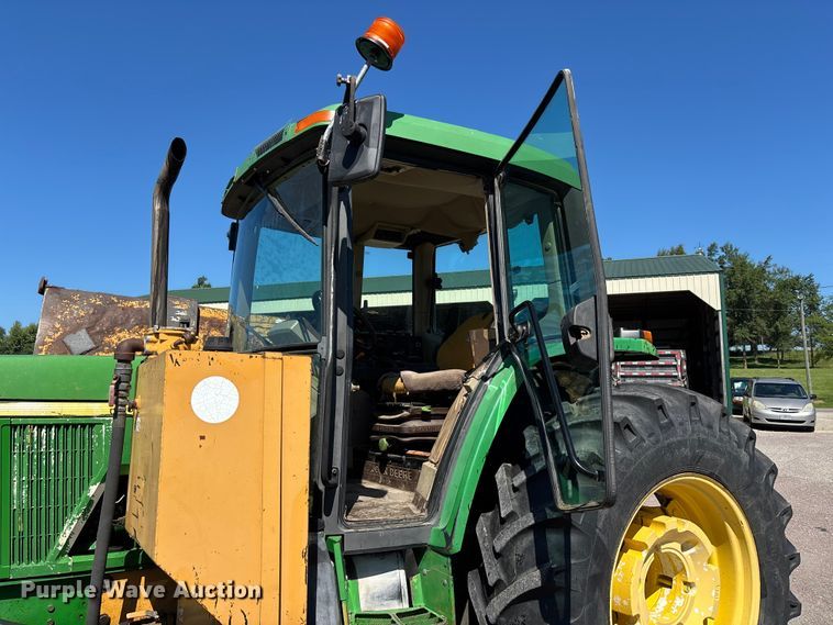 image for item ER3127 2000 John Deere 6110 tractor