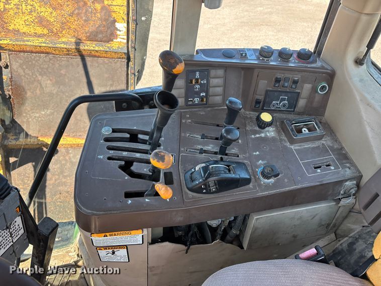 image for item ER3127 2000 John Deere 6110 tractor