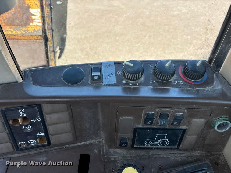 image for item ER3127 2000 John Deere 6110 tractor