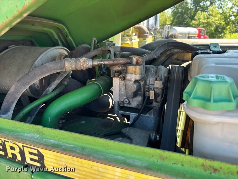 image for item ER3127 2000 John Deere 6110 tractor