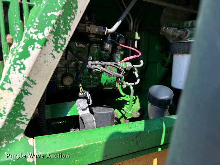 image for item ER3127 2000 John Deere 6110 tractor