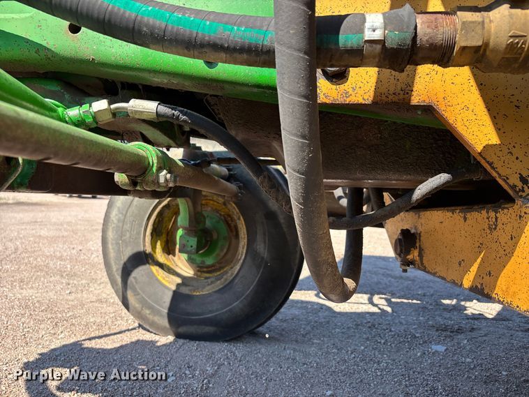 image for item ER3127 2000 John Deere 6110 tractor