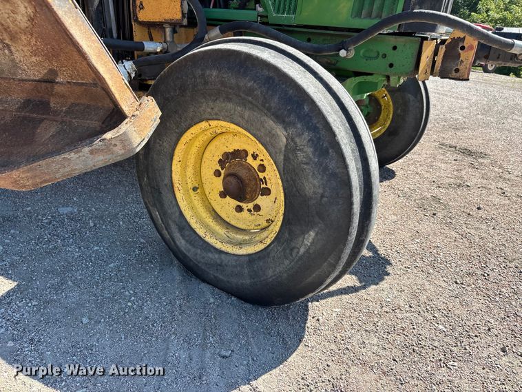 image for item ER3127 2000 John Deere 6110 tractor
