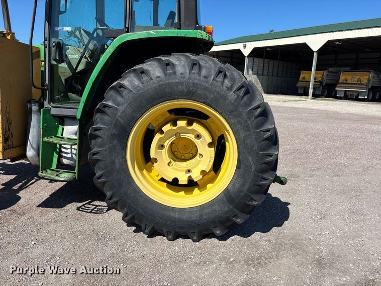 image for item ER3127 2000 John Deere 6110 tractor