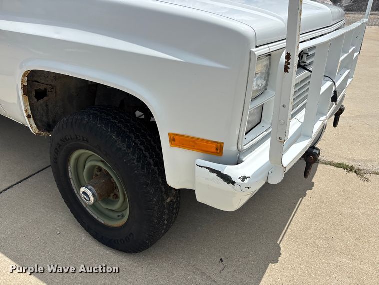 image for item ER3143 1986 Chevrolet D30 Military Postal Unit pickup truck