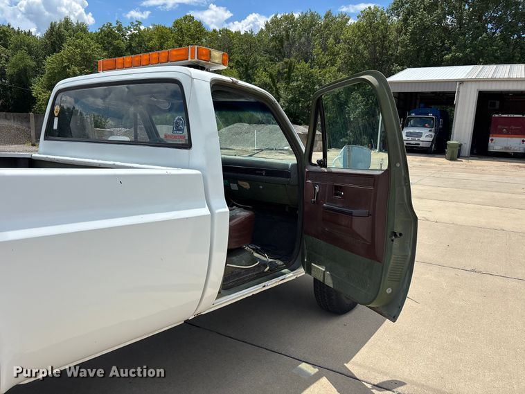 image for item ER3143 1986 Chevrolet D30 Military Postal Unit pickup truck