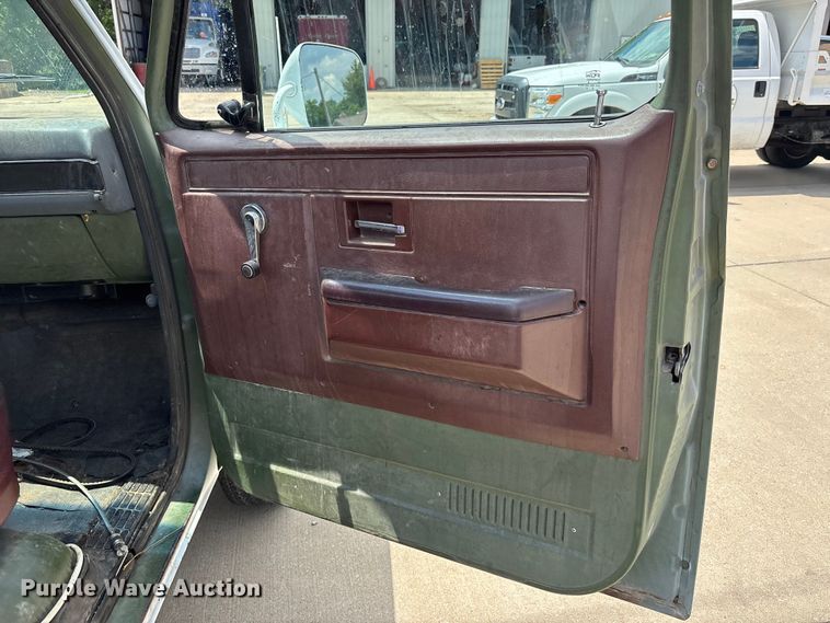 image for item ER3143 1986 Chevrolet D30 Military Postal Unit pickup truck