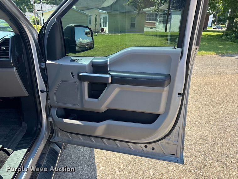image for item ER3165 2020 Ford F150 Crew Cab pickup truck