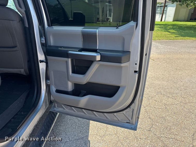 image for item ER3165 2020 Ford F150 Crew Cab pickup truck
