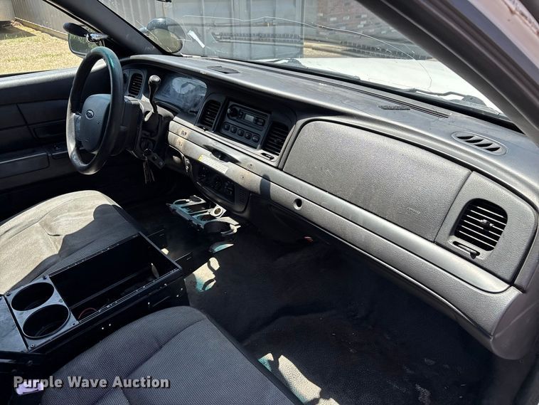 image for item ER3174 2009 Ford Crown Victoria Police Interceptor 