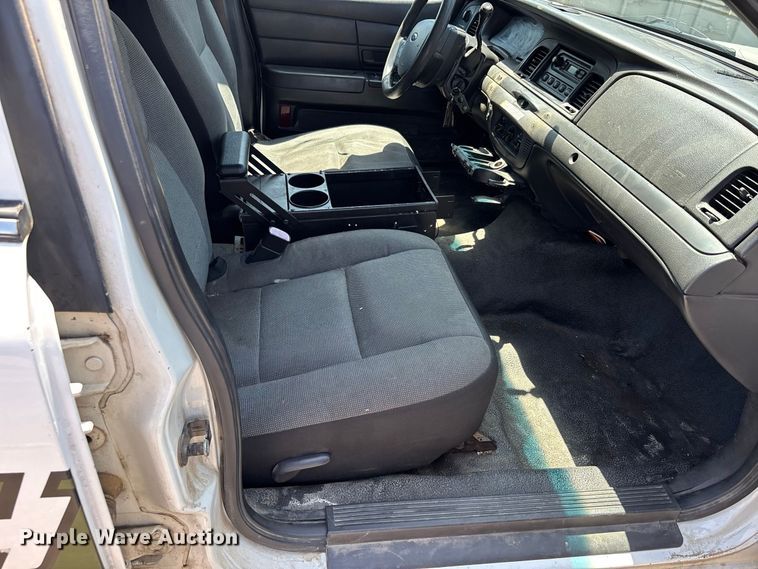image for item ER3174 2009 Ford Crown Victoria Police Interceptor 
