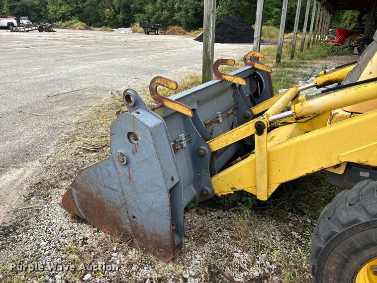 image for item ER3175 2001 New Holland LB90 backhoe