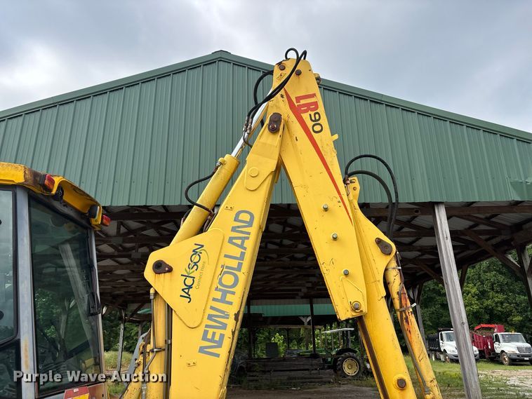 image for item ER3175 2001 New Holland LB90 backhoe