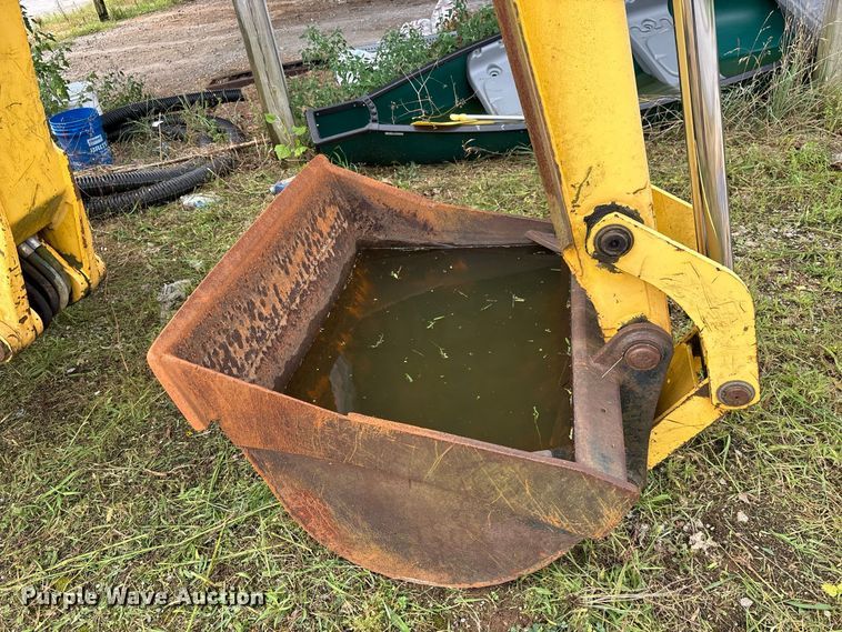 image for item ER3175 2001 New Holland LB90 backhoe