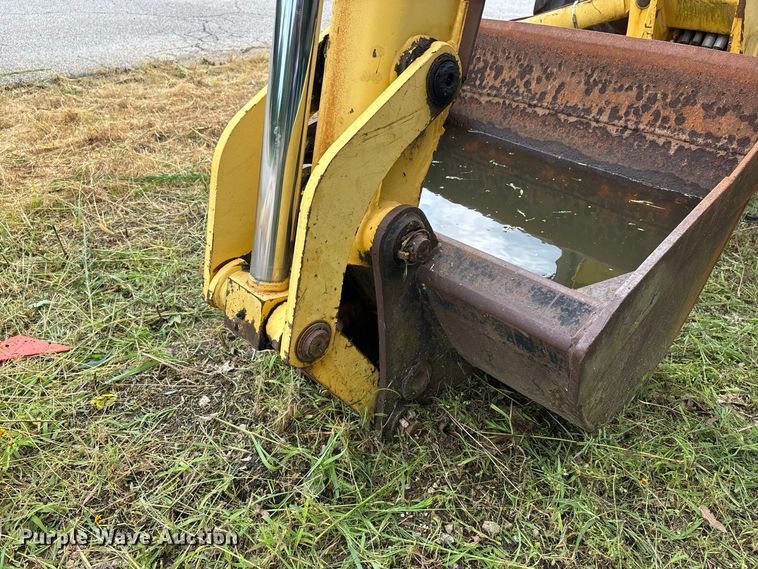 image for item ER3175 2001 New Holland LB90 backhoe