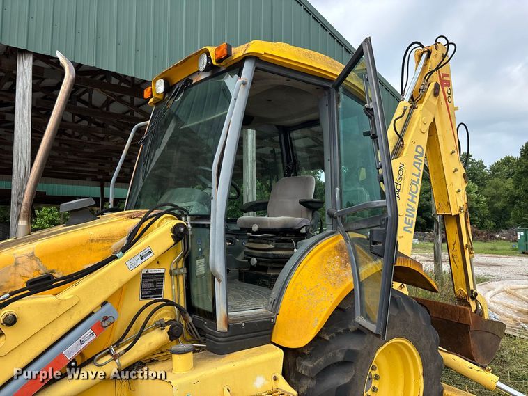 image for item ER3175 2001 New Holland LB90 backhoe