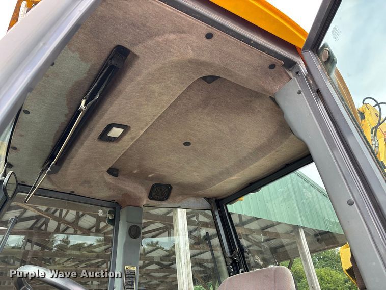 image for item ER3175 2001 New Holland LB90 backhoe
