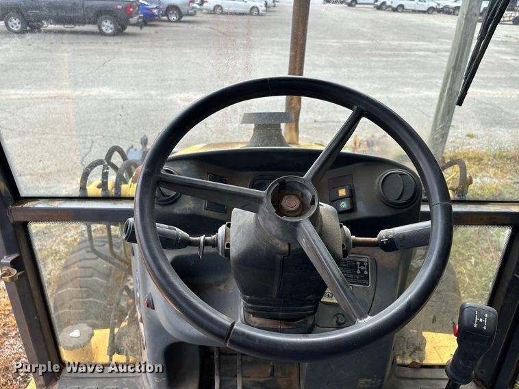 image for item ER3175 2001 New Holland LB90 backhoe