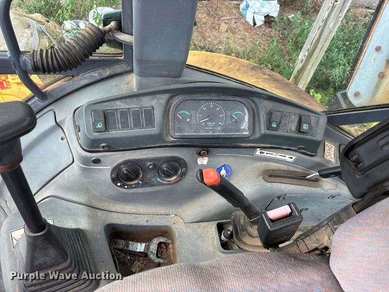 image for item ER3175 2001 New Holland LB90 backhoe