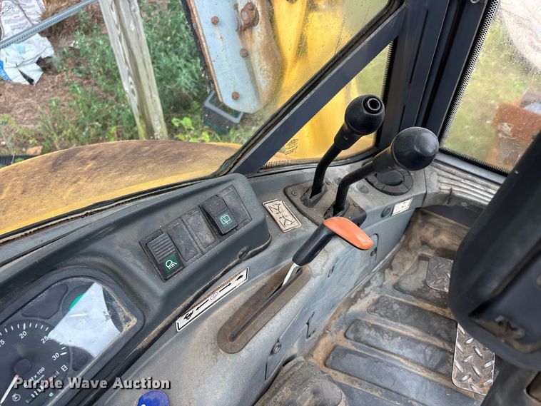 image for item ER3175 2001 New Holland LB90 backhoe