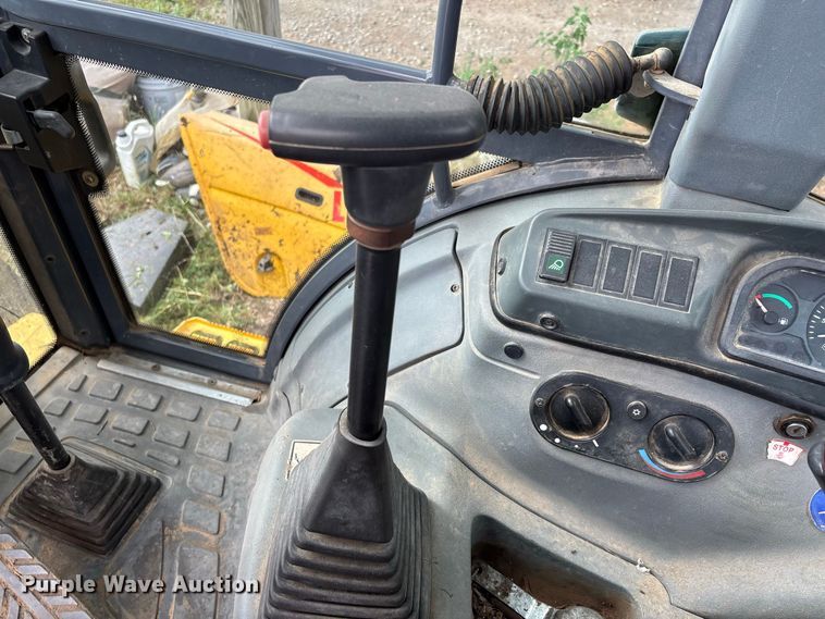 image for item ER3175 2001 New Holland LB90 backhoe