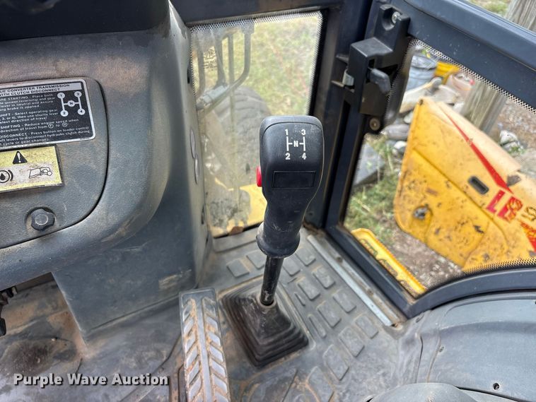 image for item ER3175 2001 New Holland LB90 backhoe