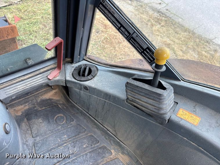 image for item ER3175 2001 New Holland LB90 backhoe