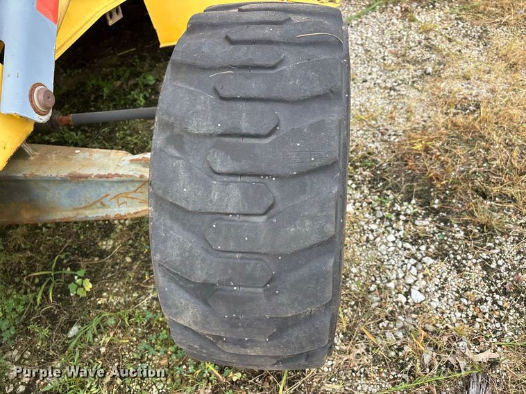 image for item ER3175 2001 New Holland LB90 backhoe