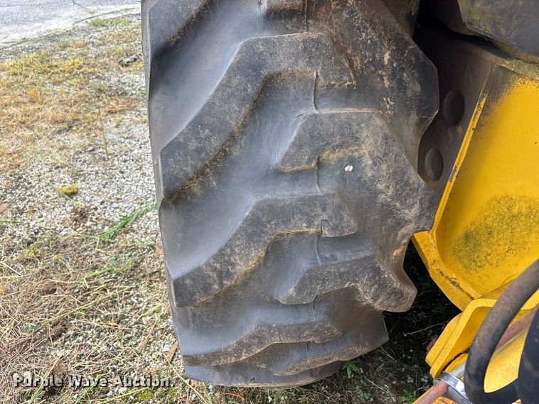 image for item ER3175 2001 New Holland LB90 backhoe